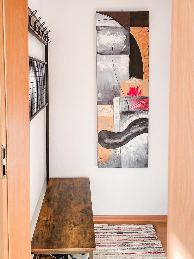 Schoene Wohnung, Eigene Terrasse, Privater Parkplatz, Wi-Fi, Waschmaschine, 3P Chemnitz Exterior photo