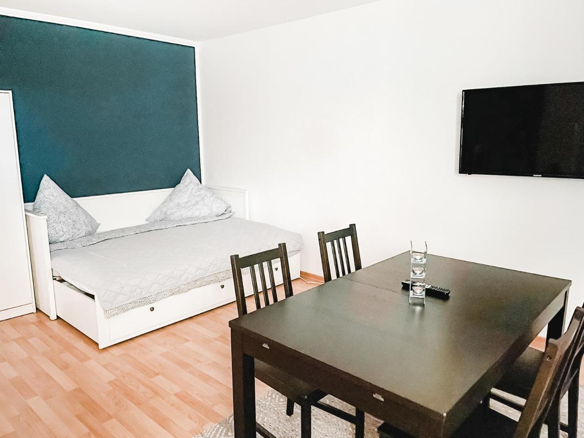Schoene Wohnung, Eigene Terrasse, Privater Parkplatz, Wi-Fi, Waschmaschine, 3P Chemnitz Exterior photo